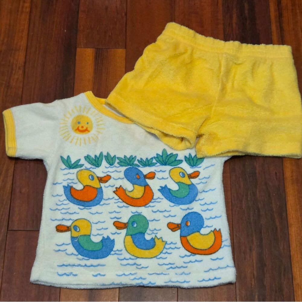 Vintage 70s 80s Carter's Baby 12 Mos Yellow White Shorts Set Ducks